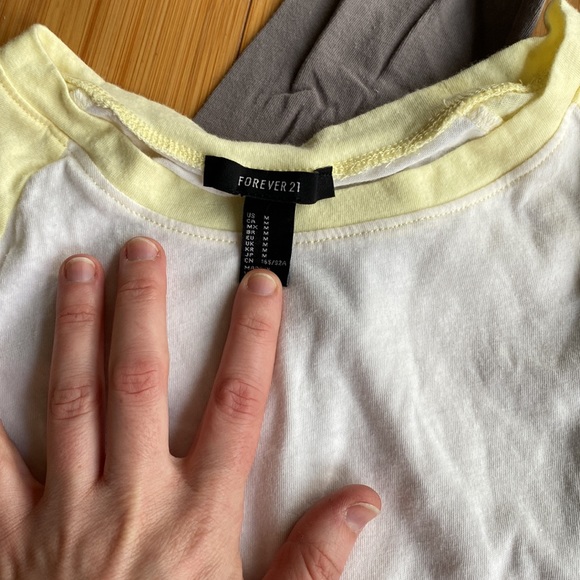 3 Shirt Bundle - FOREVER XXI - Med & Sm - Picture 2 of 4